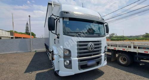 VW 24280 Ano 2022 modelo 2023 Branco Truck com bau (2)
